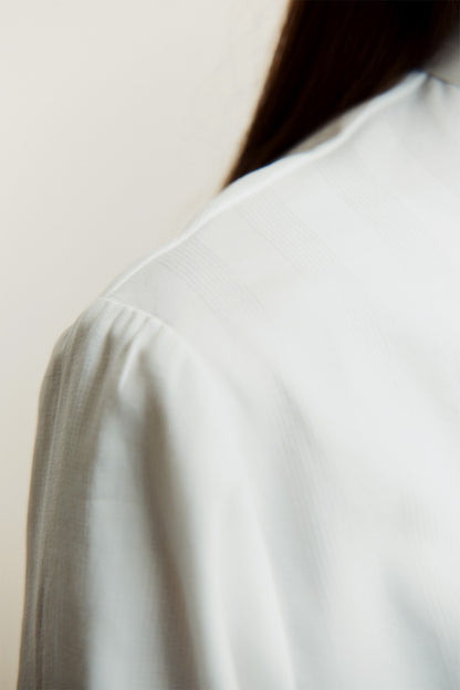 Shirt With Adjustable Collar & Belt